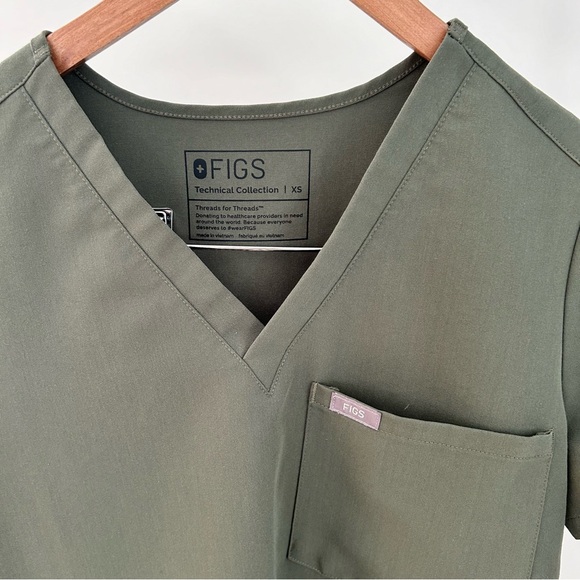 FIGS Catarina One-Pocket Scrub Top - Picture 3 of 4